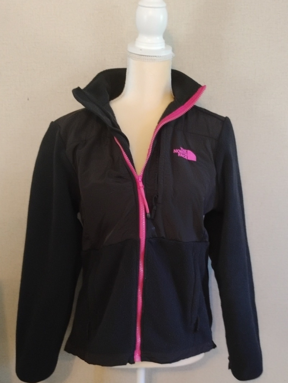 Women's Large The North Face Black Fleece Utility Jacket with Pink Trim